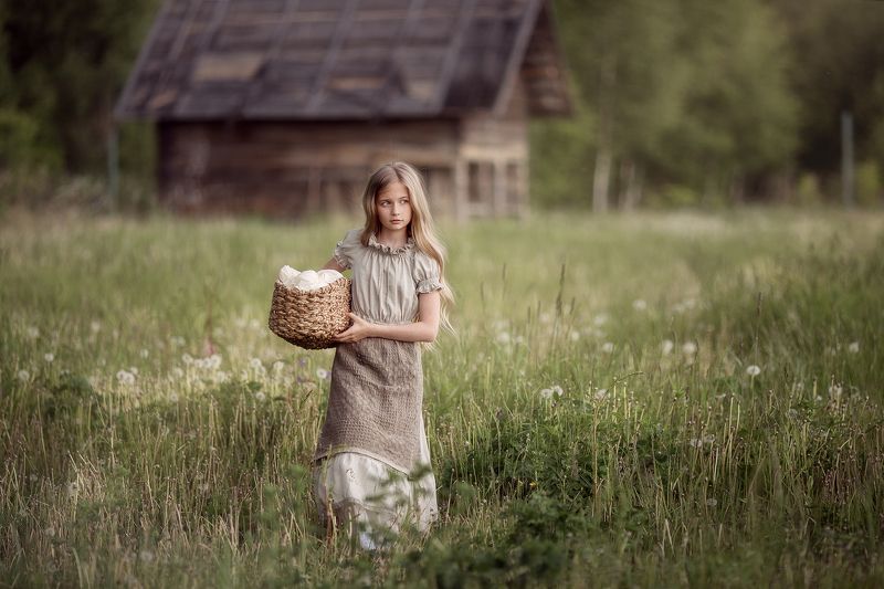 деревня, белье, дети, девочка, дом Хлопоты фото превью