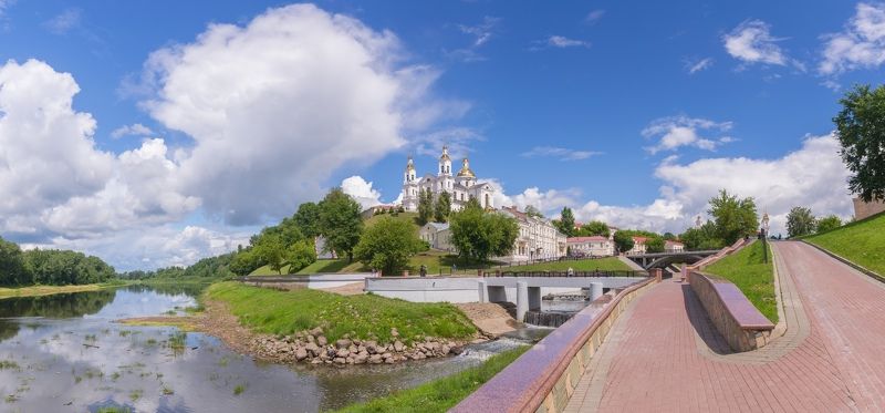 Витебск, Беларусь, собор, город, небо, облака, двина, река, набережная, лето Свято-Успенский Кафедральный Собор фото превью