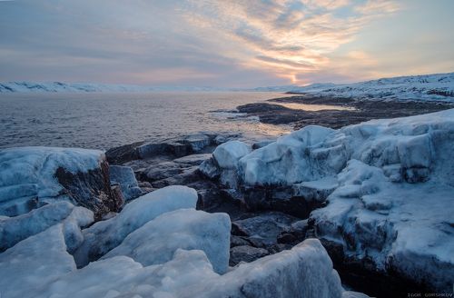 Рассвет на берегу моря