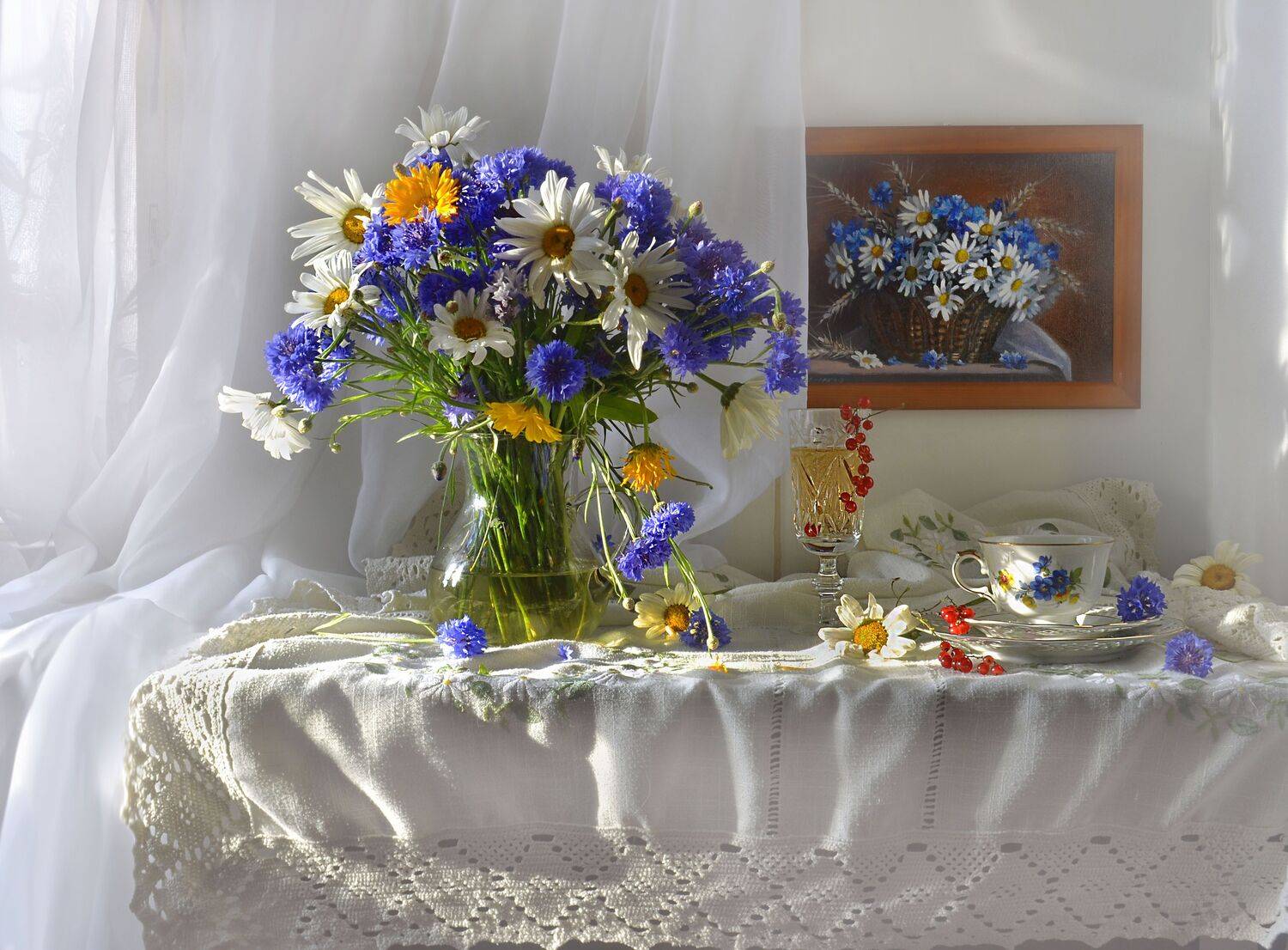 still life,натюрморт,  цветы, фото натюрморт, фарфор, ромашки, лето ,закат вечер, васильки ,август, Колова Валентина