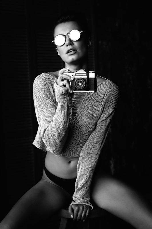 girl, portrait, bw, woman, emotions, eyes, face, photo, moscow, people, light Fashion фото превью