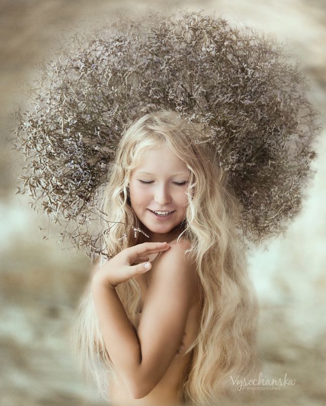 Flower girl фото превью