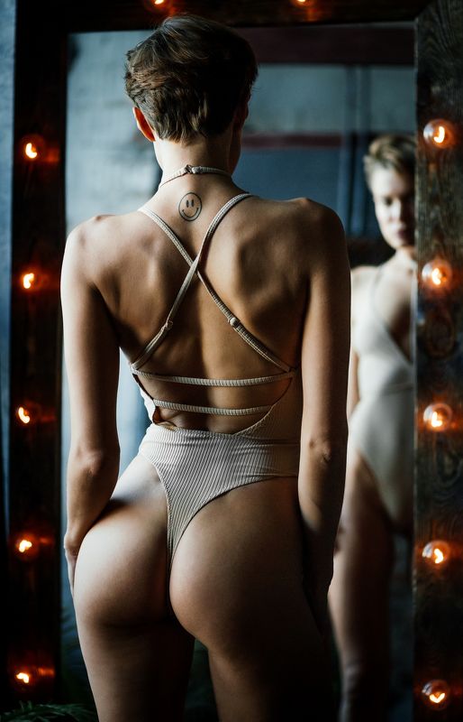 girl, portrait, color, woman, emotions, eyes, face, photo, moscow, people, light Линии фото превью