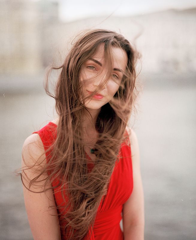плёнка, портрет, medium format, art, kodak, beauty, street, portrait, девушка, улица, город, гламур, жанровый портрет, ветер, волосы, лето Ветерок... фото превью
