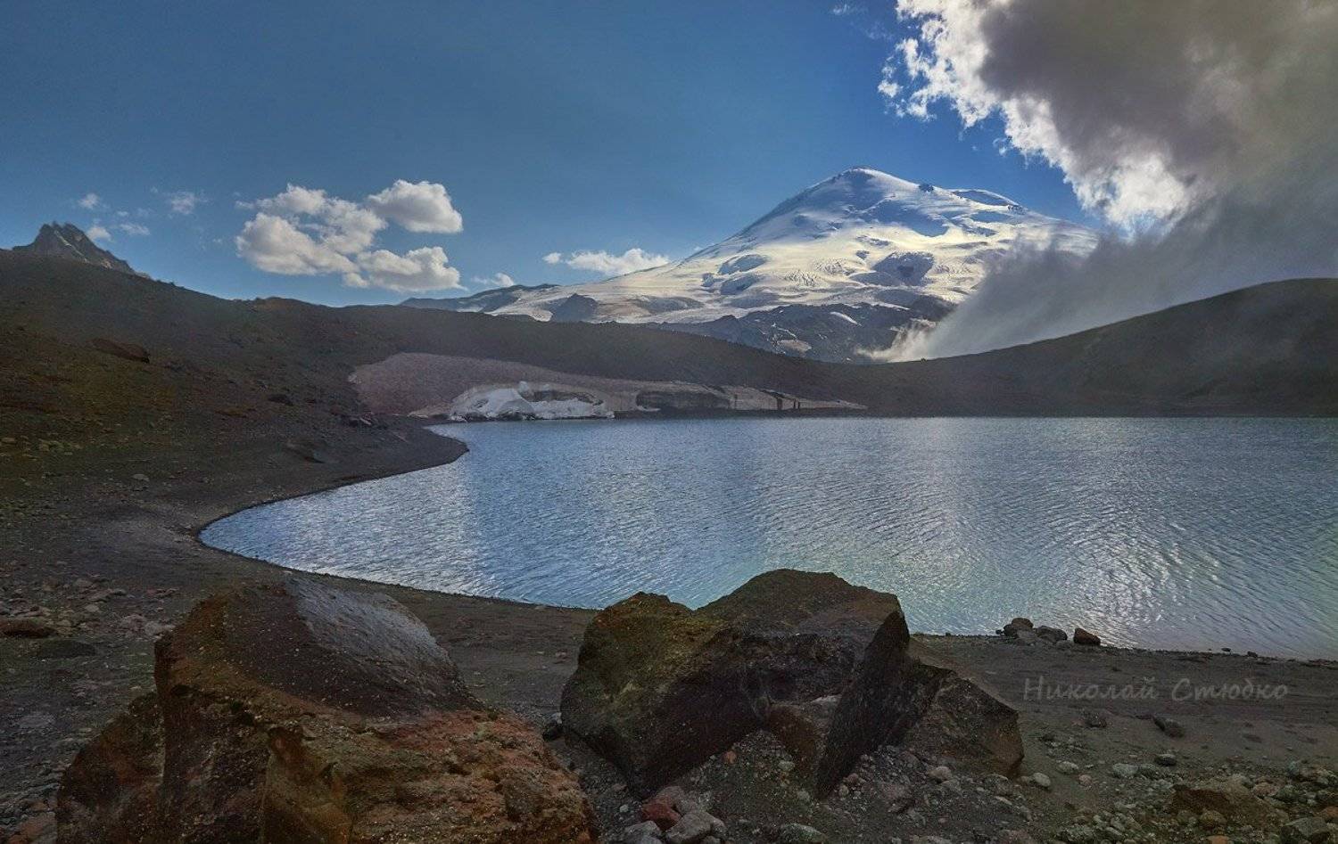 кавказ, горы, эльбрус, озеро, облака, Николай Стюбко