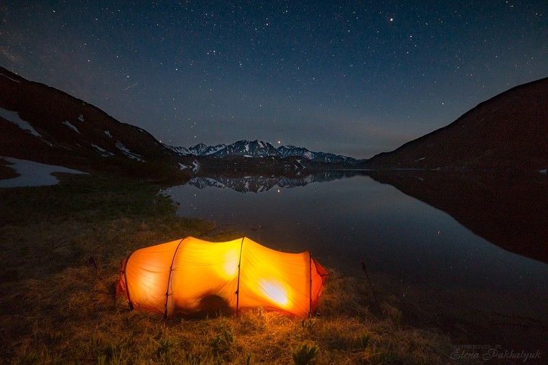 вулкан,камчатка,кольдера,фототур,ночь,звезды,млечный путь,кратер,горы,огонь,путешествие,экспедиция,треккинг,пейзаж,озеро Гармония фото превью