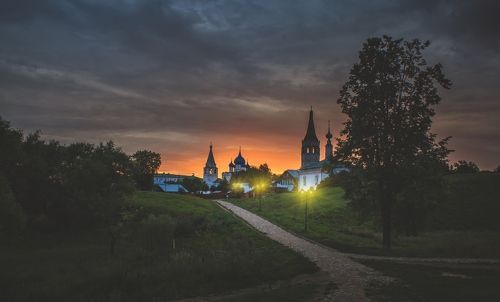 вечерний город Суздаль