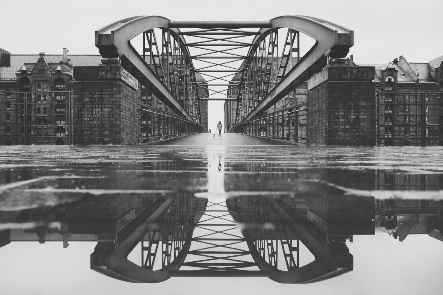 rain, water, bridge, people, reflection, Alexander Sch&ouml;nberg