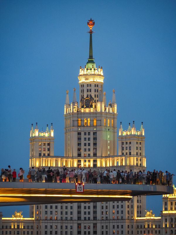 #юрийклимовфотограф #klimofoto #olympus_russia #интерьерныйфотограф #интерьернаясъемка #интерьер #архитектура #архитектурныйфотограф #рекламнаясъемка #фотографмосква #зарядье #паркзарядье На маленьком плоту... фото превью