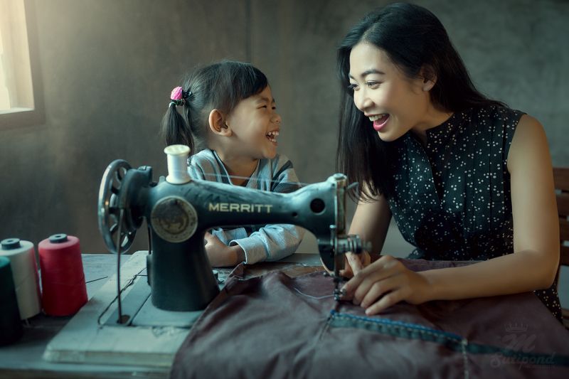 portrait,mother,daughter,cheerfuy,happiness, Happy family фото превью