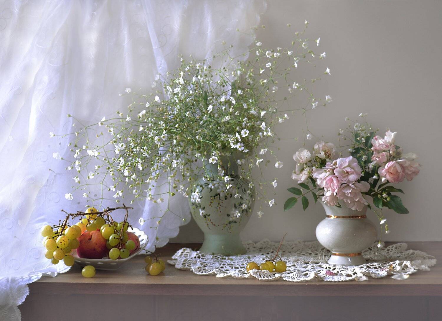 still life,натюрморт, осень, сентябрь, фото натюрморт, цветы, розы, виноград, Колова Валентина