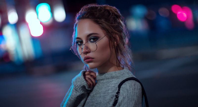 портрет, девушка, улица, вечер Наташа фото превью