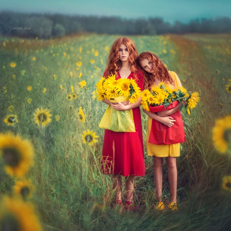 девушка, портрет, сестры, подсолнухи, красный, желтый, лето, girl, sisters, red, yellow, summer, sunflower  фото превью