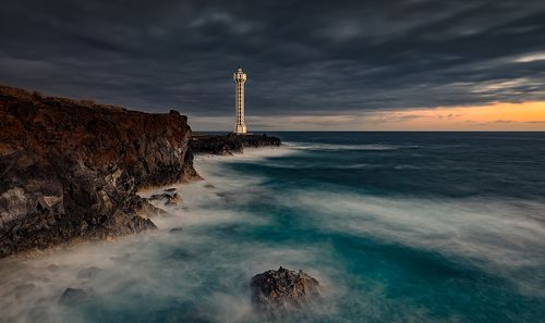 закатный маяк