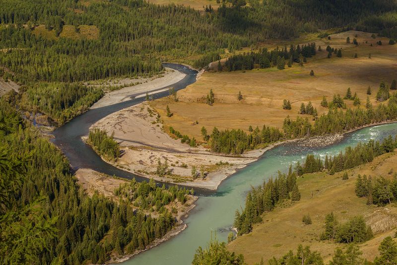 Слияние двух рек фото превью