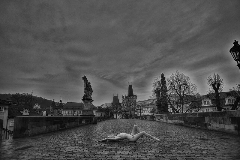 nude, art, public, street, pretty, black & white PraagBridge фото превью