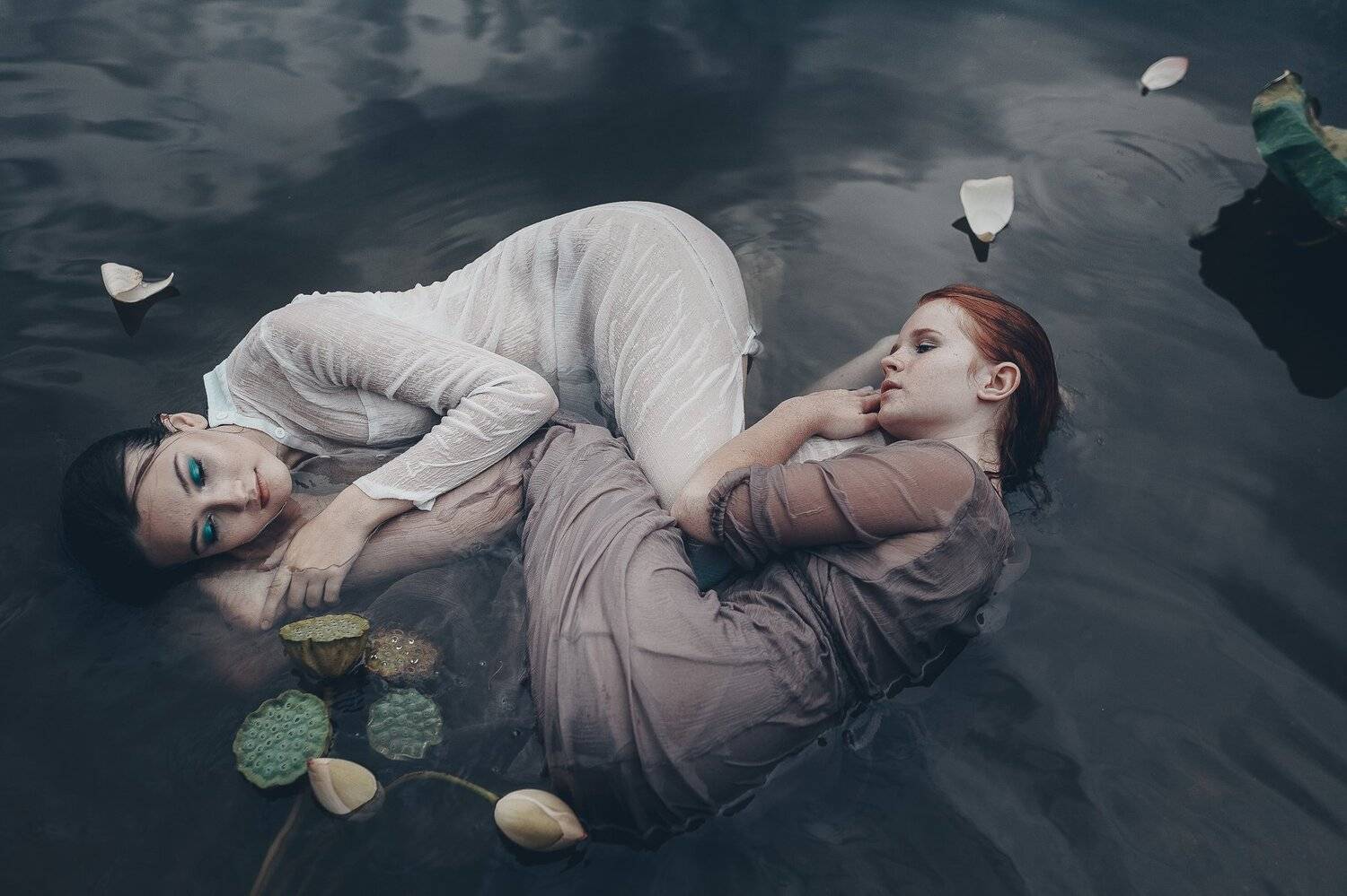 рыжий девочка цвет вода  лотосы рыжая девочка лотосы вода зеркальный фотоаппарат canon markiii прогулка фотосессия детский и семейный фотограф лето вечер закат закатное солнышко дети детки красота рыжики девочка рыжая девочка любовь счастье закат дерево р, Вероника Гергерт