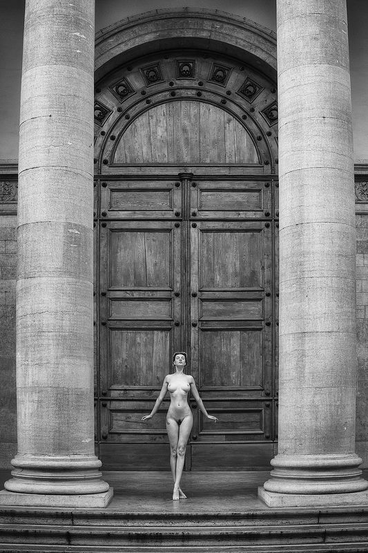 nude, art, public, street, pretty, black & white PillarOfTheComunity фото превью