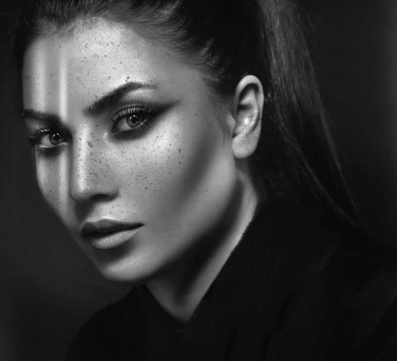 portrait  beauty  black and white black фото превью