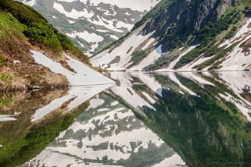 россия,вулкан,камчатка,кольдера,фототур,отражения,кратер,путешествие,экспедиция,треккинг,пейзаж,озеро,горы,снег,день,россия Камчатский имаджинариум фото превью