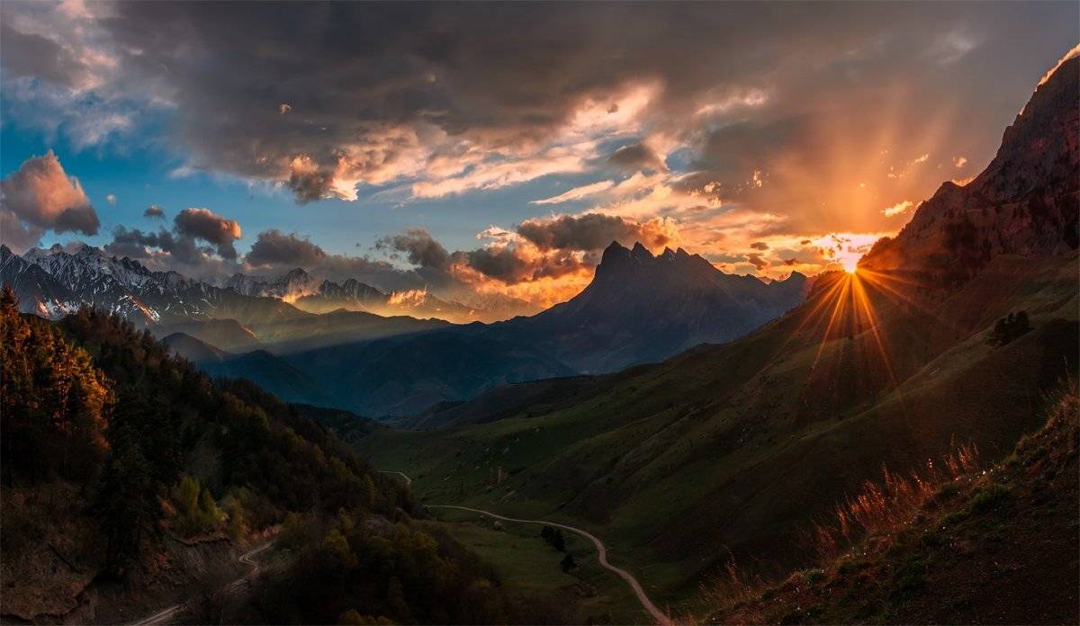 природа, пейзаж, кавказ, горы, весна, вечер, панорама, закат, солнце, небо, облака, свет, Альберт Беляев