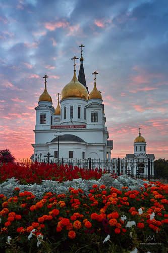 Храм на закате