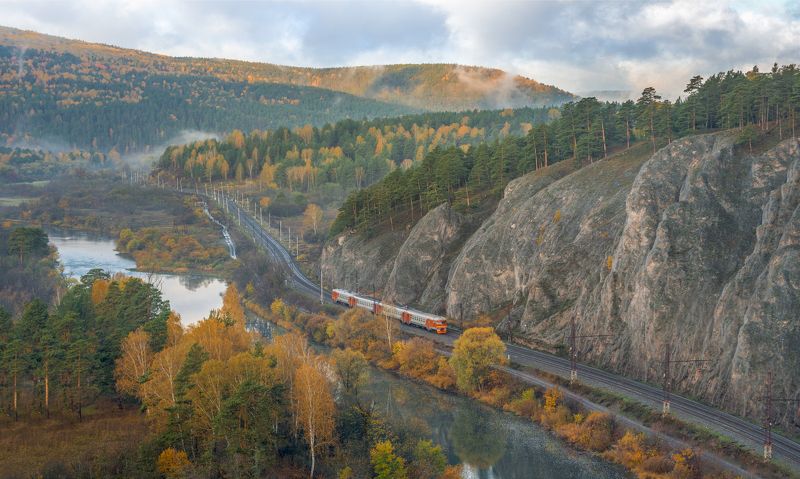 жд, железная дорога, поезд, россия,  пейзаж, skrylov, skrylov_official,  юрюзань, вязовая, челябинская область, река, горы, скалы, осень, электричка, электропоезд туман, утро, рассвет *** фото превью