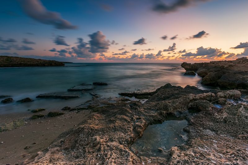 средиземное море, небо, камни, вода, песок, облака, море, пляж, парк, шторм, национальный парк, израиль, север, закат, солнце, ветер, брызги, волны, осень, природа, пейзаж, лучи, Средиземное море фото превью