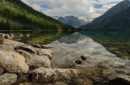 В вечернем освещении.