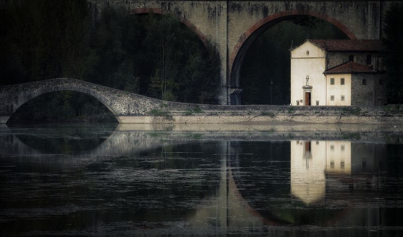church  italy tuscany landscape  lake water Pontecosi Church фото превью