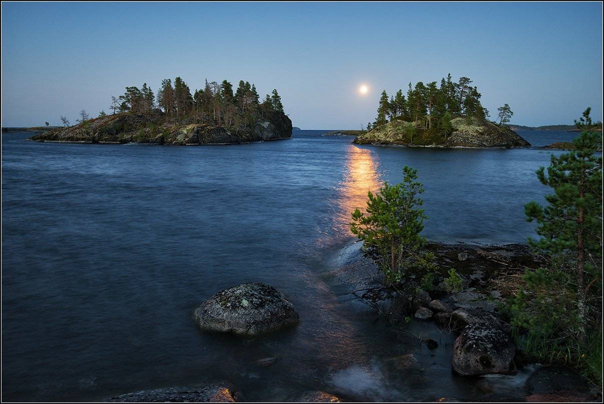 карелия, ладожское озеро, вечер, луна, дорожка, острова, АНАТОЛИЙ ДОВЫДЕНКО