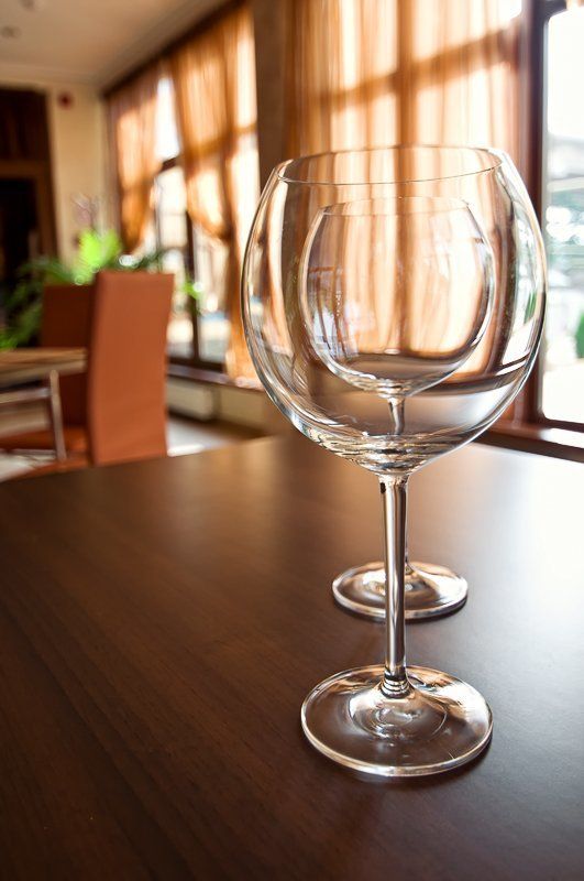 лишь тонкое стекло фото превью