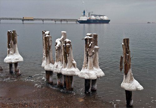 Как  провожают  пароходы...