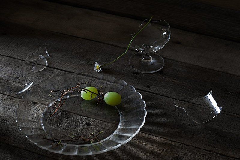 депресия, виноград, стекло, рюмка, ромашка, маргаритка, тарелка Депрессия фото превью