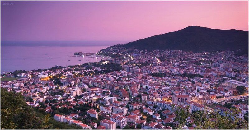 черногория Вид на вечернюю Будву. фото превью