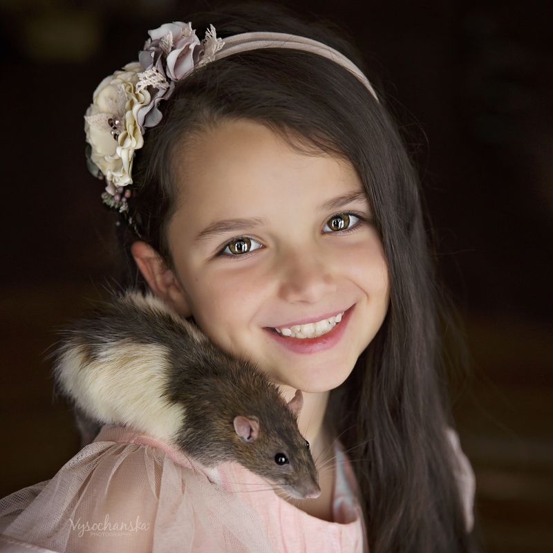 girl, rat, portrait, friends, pet, animal friends фото превью