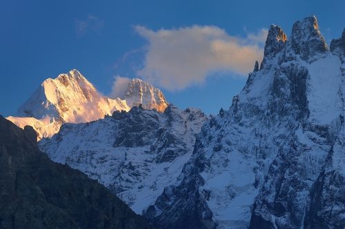 Закат,справа Шхельда,а левее гроза альпинистов Ушба
