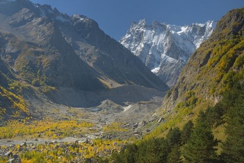 В горы пришла осень