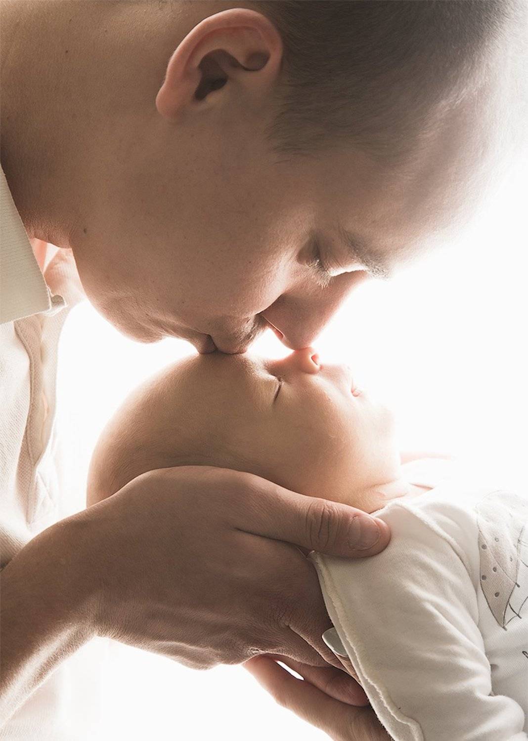 отец, папа, малыш, поцелуй, нежность, руки, любовь, Дарья Комарова