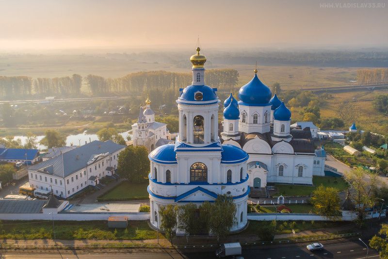 Свято Боголюбский Женский Монастырь в первых лучах осеннего солнца! фото превью