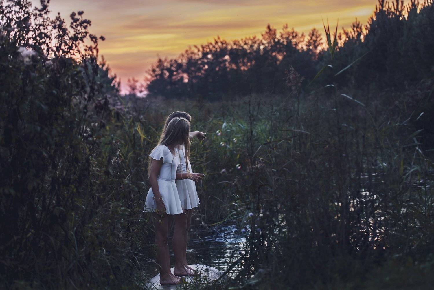 girl, west, sun, pond, frends, Anna Ścigaj