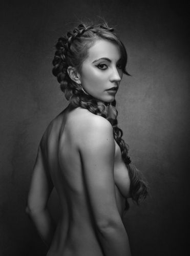 Женский Портрет