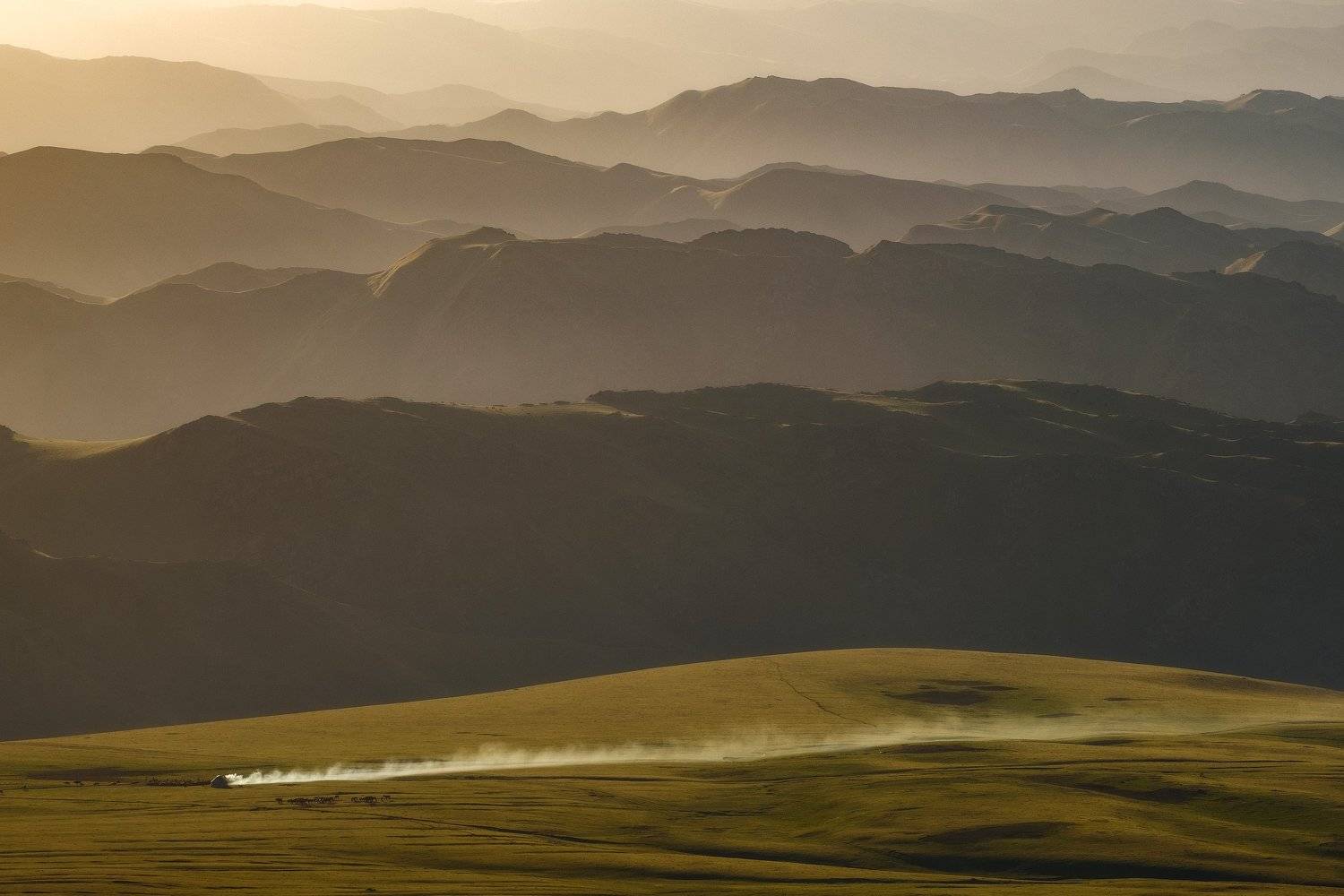 киргизия, кыргызстан, средняя азия, горы, каньон, скалы, пейзаж, лето, ущелье, пастбище, рассвет, утро, юрта, Оборотов Алексей
