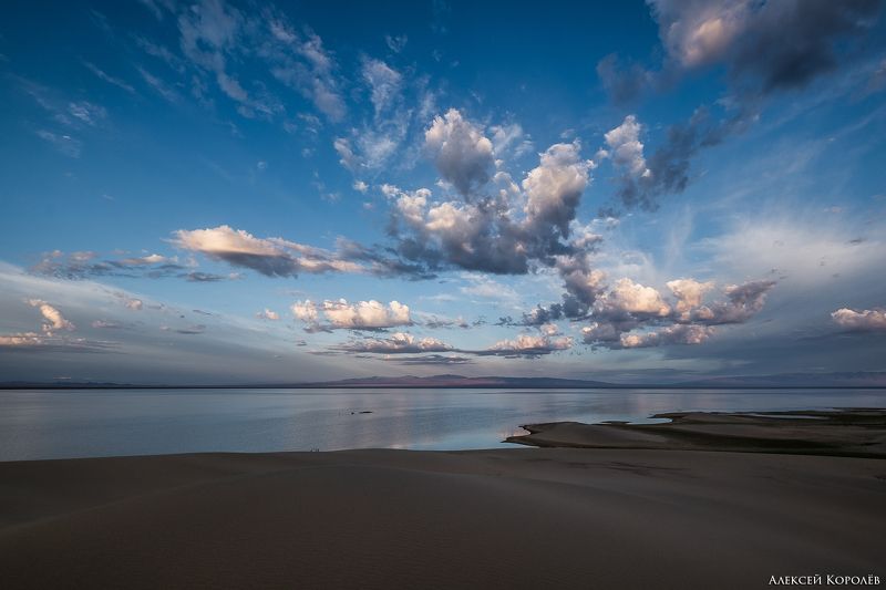 монголия, восход, озеро, пустыня, песок, пейзаж, природа, лето, mongolia, sunrise, lake, desert, sand, landscape, nature, summer Монгольское небо фото превью