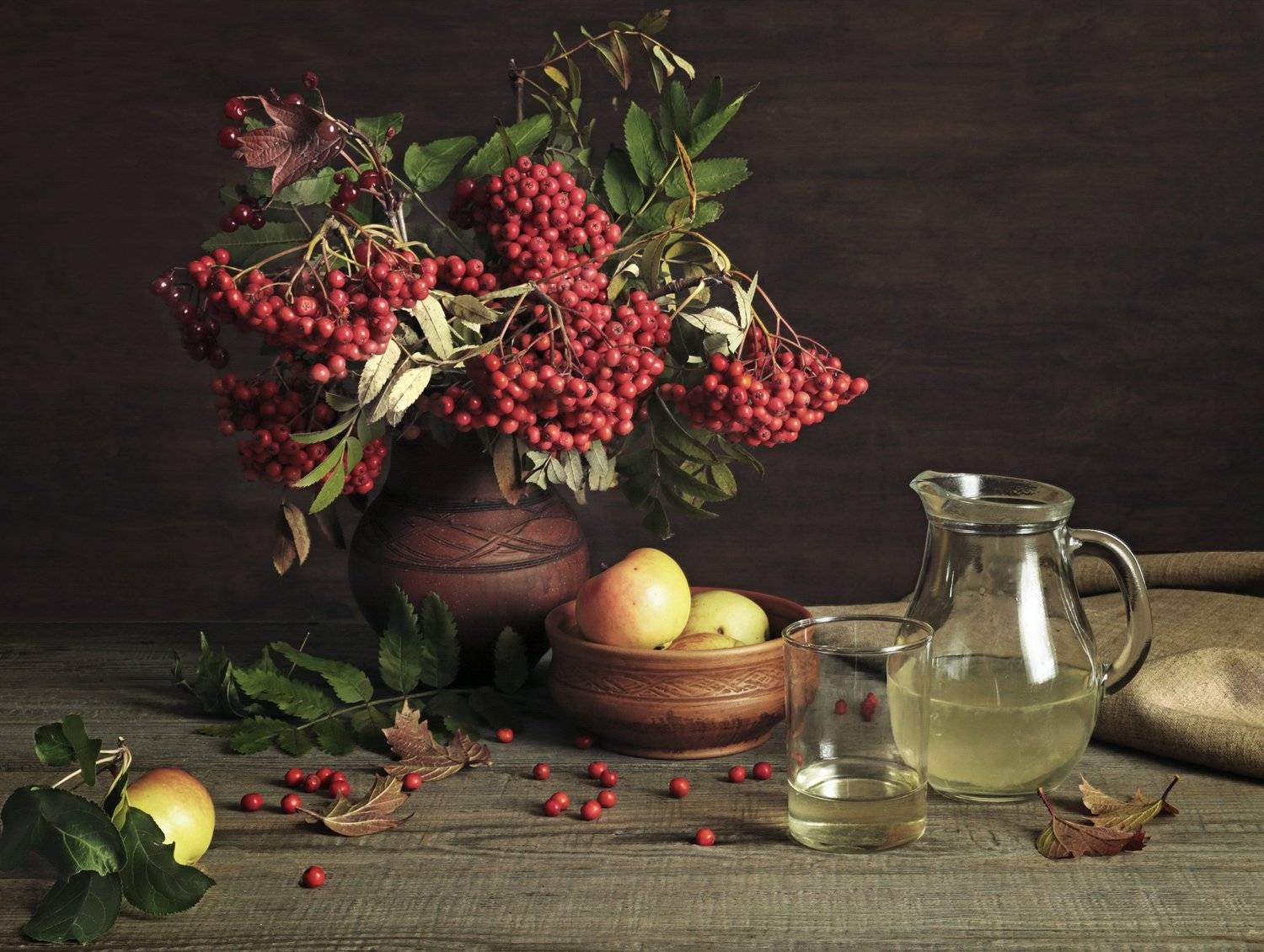 Рябина, яблоки, кувшин, кринка, сок, Вера Лопатина