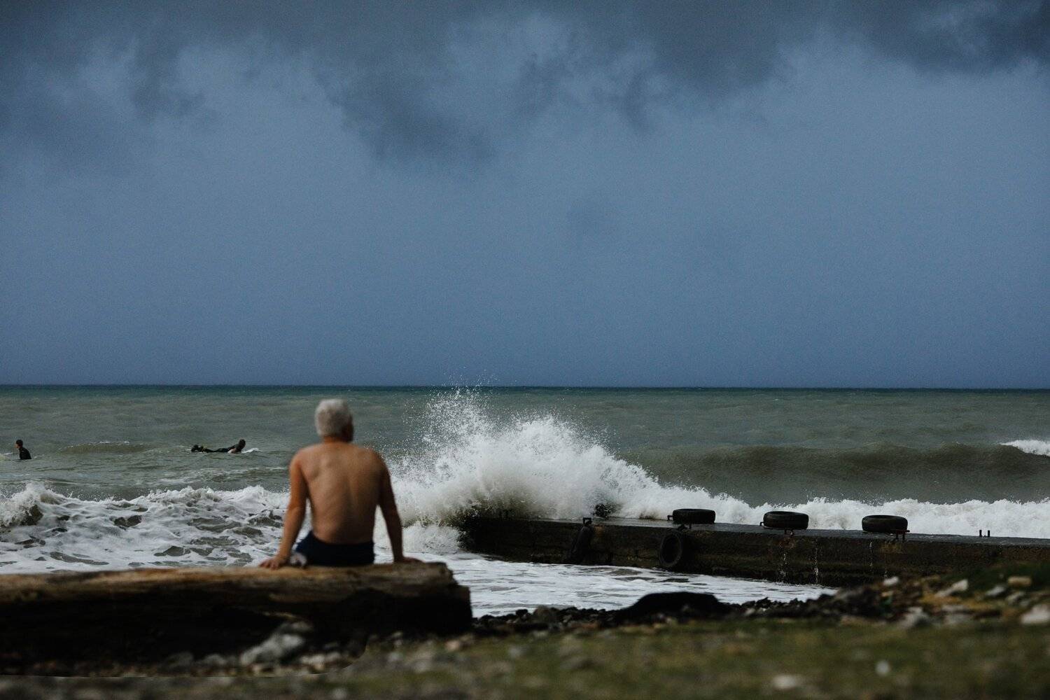 серфинг сочи море шторм, Наталья Санникова