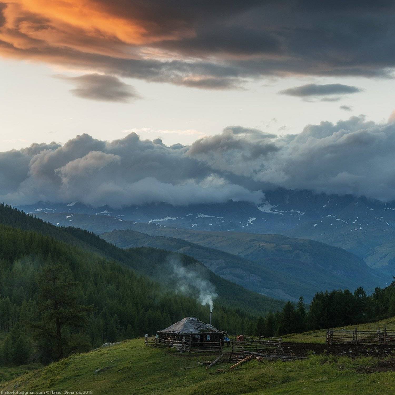 алтай, сибирь, закат, дом, стоянка, дым,, Павел Филатов