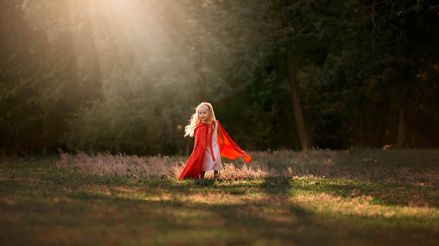 Дети, сказка, красная шапочка, лес, солнце, дерево, красный, Щепин Сергей