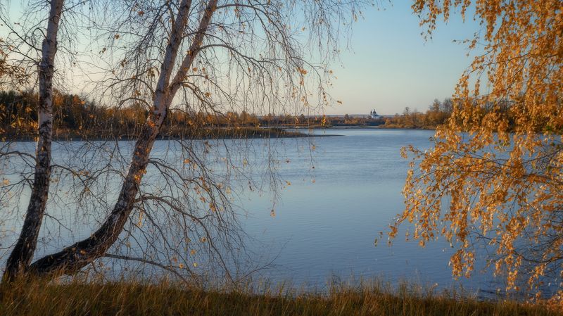 russia, siberia, golden autumn, the river oka, the orthodox church, birches. Вечерний звон. фото превью