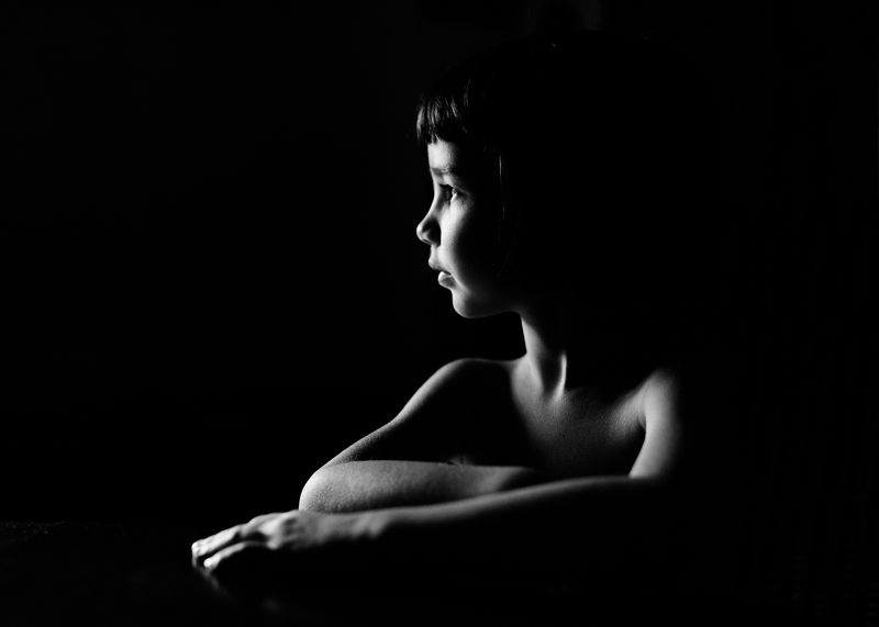 портрет девочка ребенок черно-бело фото Фатия фото превью